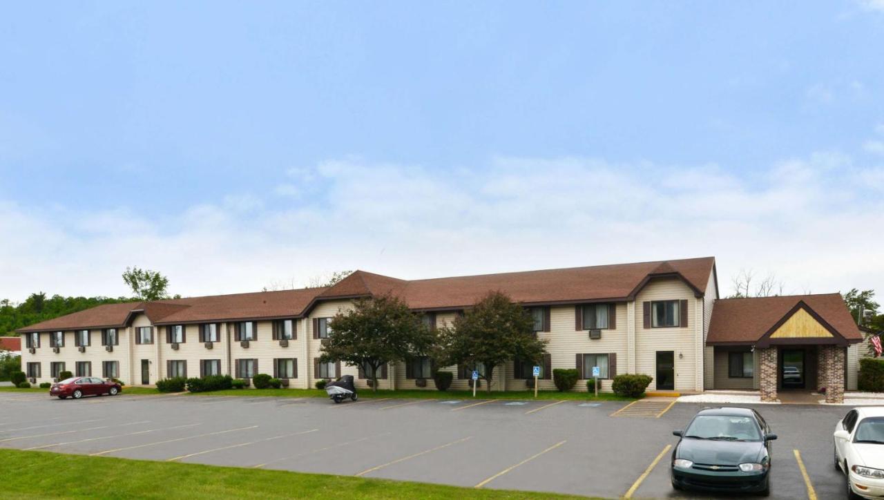 Magnuson Hotel Country Inn Ishpeming Exteriör bild